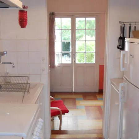 Charmante 2* Proche Plage & Centre, Jardin Clos, 3 Chambres, Tv, Dvd, Parking, Ideal Famille - Fr-1-648-25